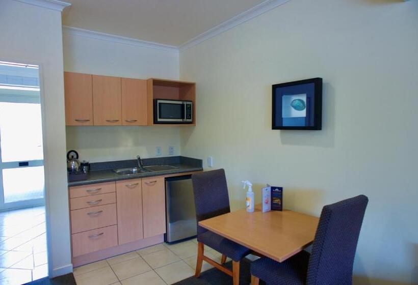 スーペリアスタジオ, Regal Palms Resort