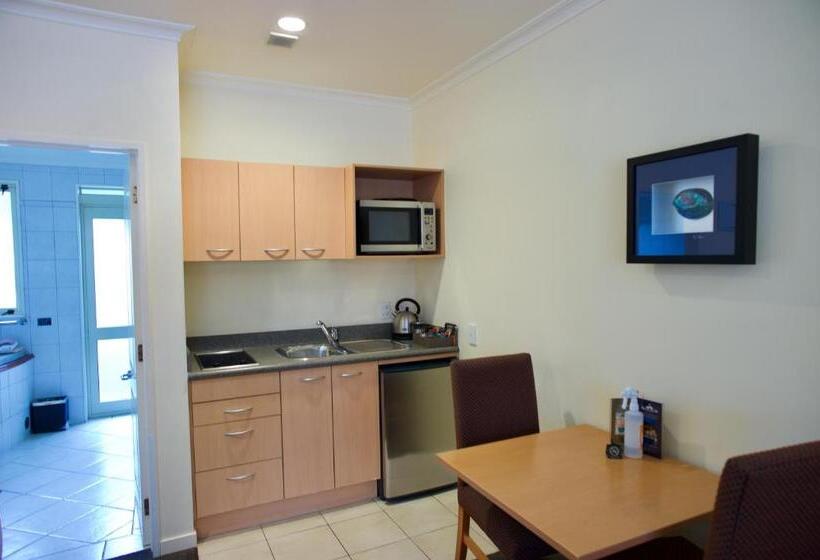 スタンダードスタジオ, Regal Palms Resort