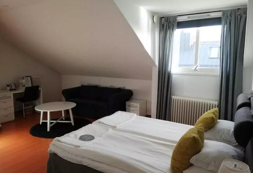 スタンダードルーム, Strand Hotell