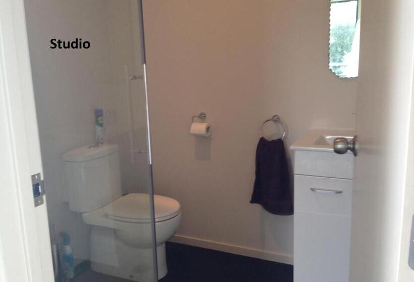 Студио Стандарт Вид на Сад, Silverdale Garden Studio