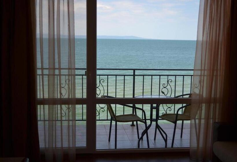 オーシャンビュースタンダードルーム, Villa Maria 2