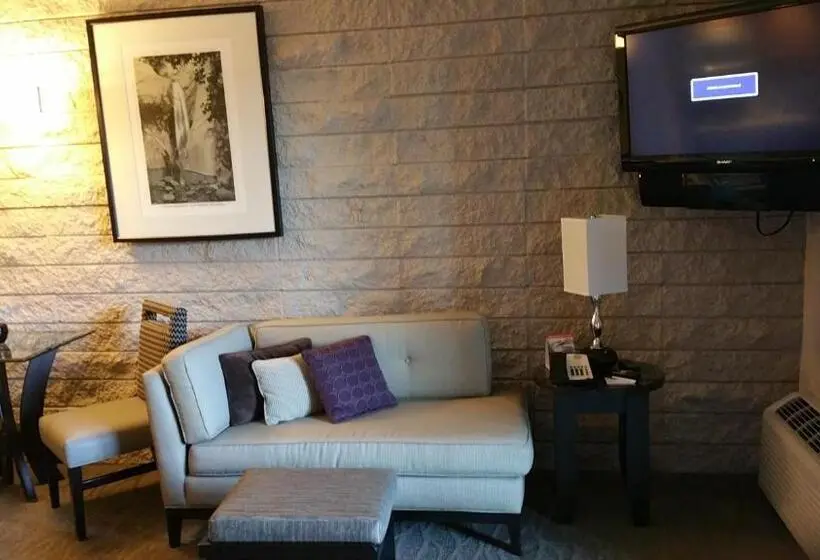 استودیوی استاندارد, Getaways At Palm Springs Tennis Club