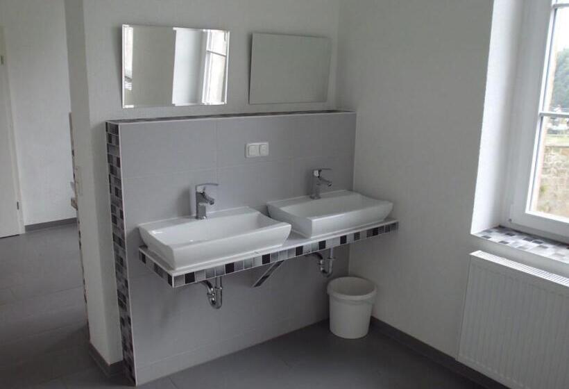 Номер Economy с общей ванной комнатой, Herberge Burg Hohnstein