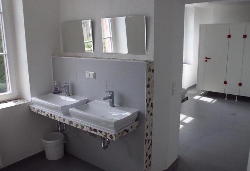 Номер Economy с общей ванной комнатой, Herberge Burg Hohnstein