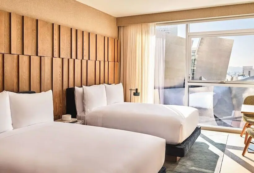 プレミアムルーム, Conrad Los Angeles
