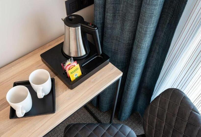 带大床的标准间, Golden Lakes