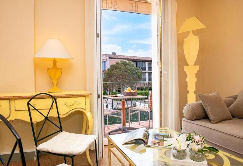 可观景的小型套房, Le Suffren Hôtel