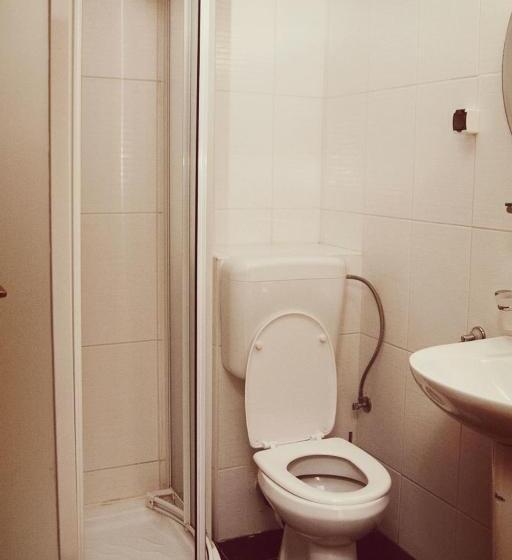 اتاق استاندارد, San