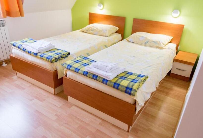 اتاق استاندارد, San