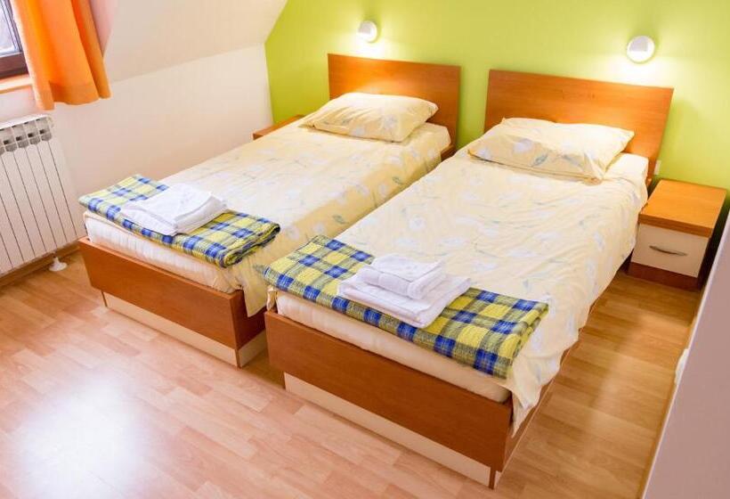 اتاق استاندارد, San