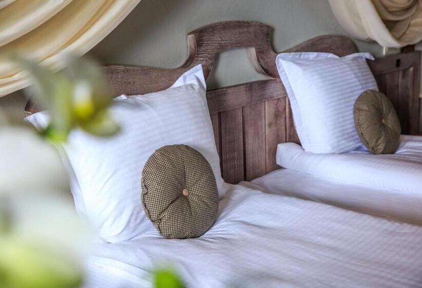 Номер Deluxe, Valentina Castle