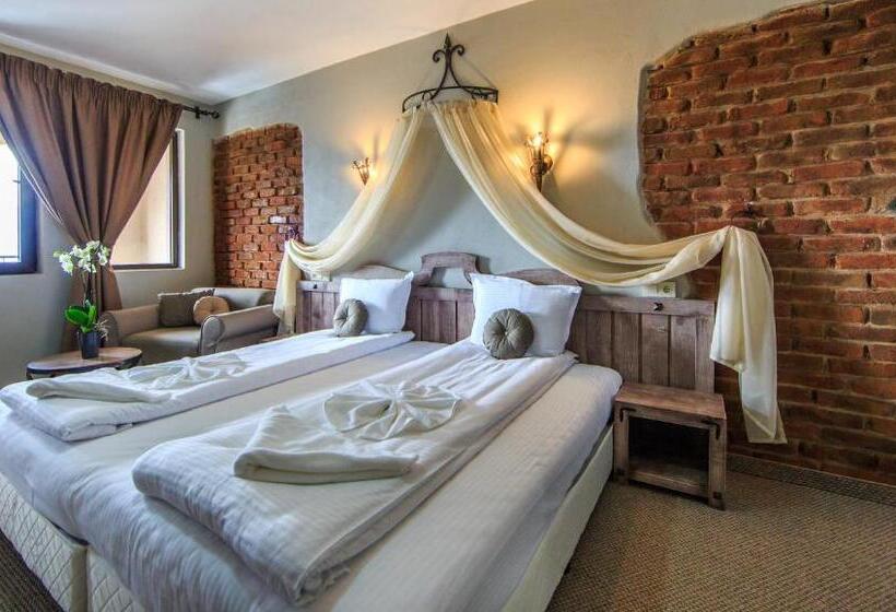 Номер Deluxe, Valentina Castle