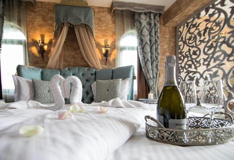 Люкс с гидромассажем, Valentina Castle