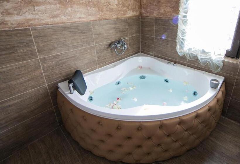Люкс с гидромассажем, Valentina Castle