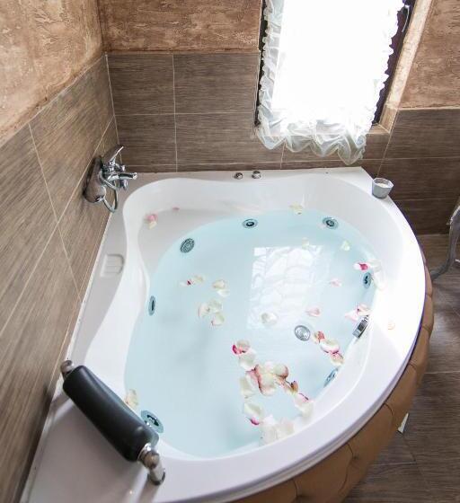 Люкс с гидромассажем, Valentina Castle