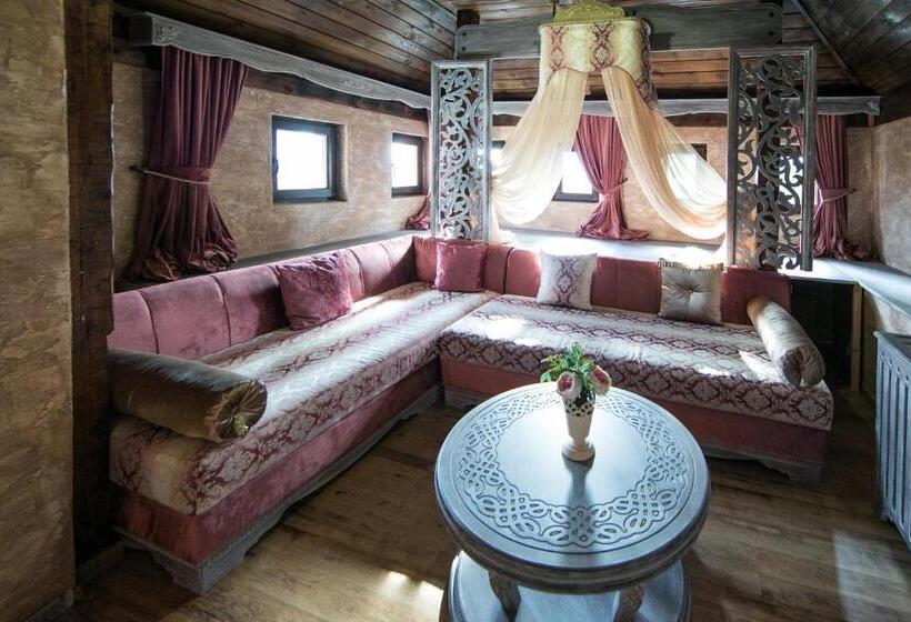 Люкс, Valentina Castle