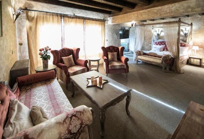 Люкс, Valentina Castle