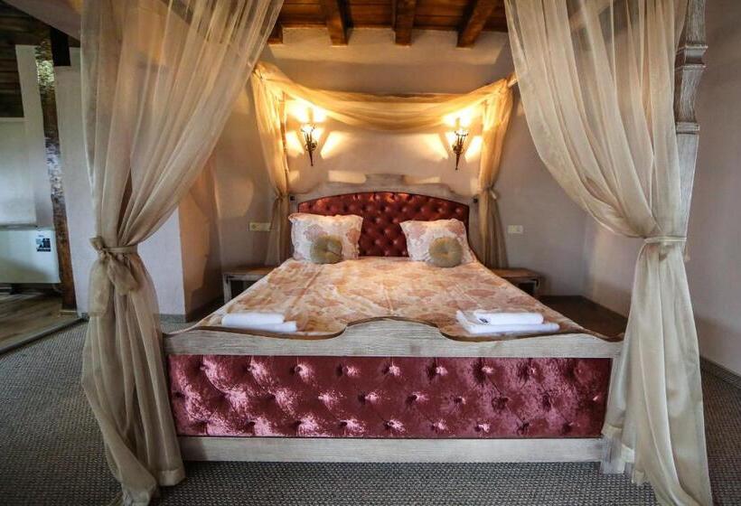 Люкс, Valentina Castle