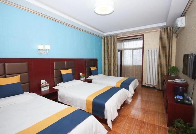 اتاق استاندارد سه تخته با بالکن, One Meter Sunshine Hotel Xi An Xianyang International Airport Flagship Store