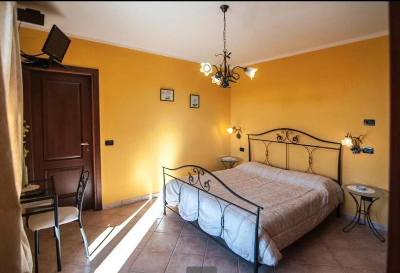 חדר סטנדרט לארבעה, Agriturismo Al Brich Quadriple Room With Breakfast