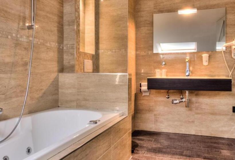 デラックススイート, Apparthotel Belle Vue