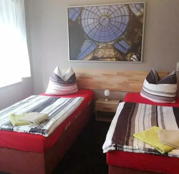 Standard Room, Pension Hartmann