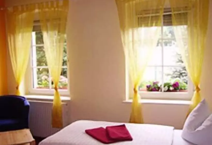 Standard Room, Pension Hartmann
