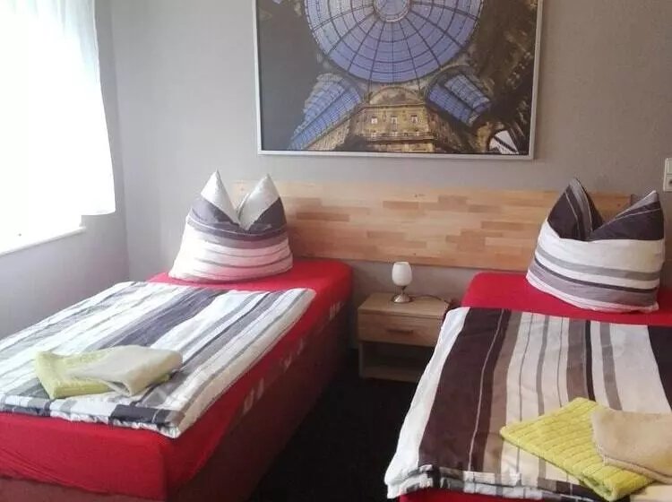 Standard Room, Pension Hartmann