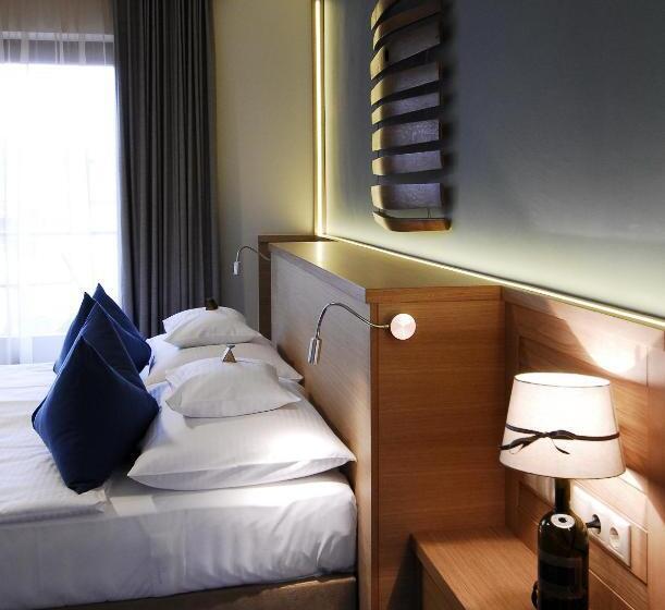 סוויטת ג'וניור עם מרפסת, Crocus Gere Bor Hotel Resort & Wine Spa