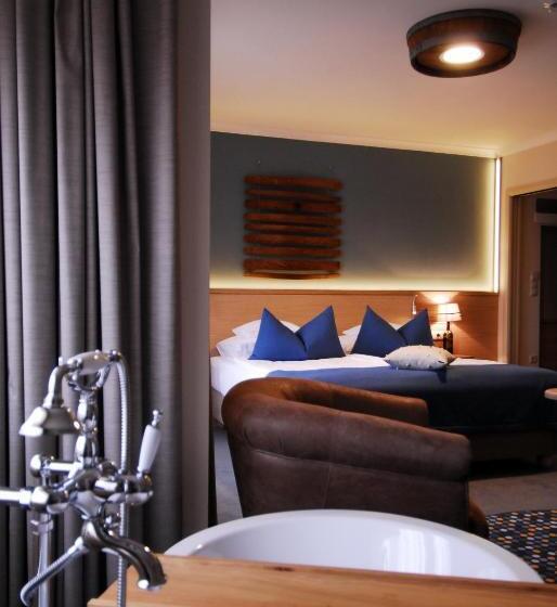 סוויטת ג'וניור עם מרפסת, Crocus Gere Bor Hotel Resort & Wine Spa