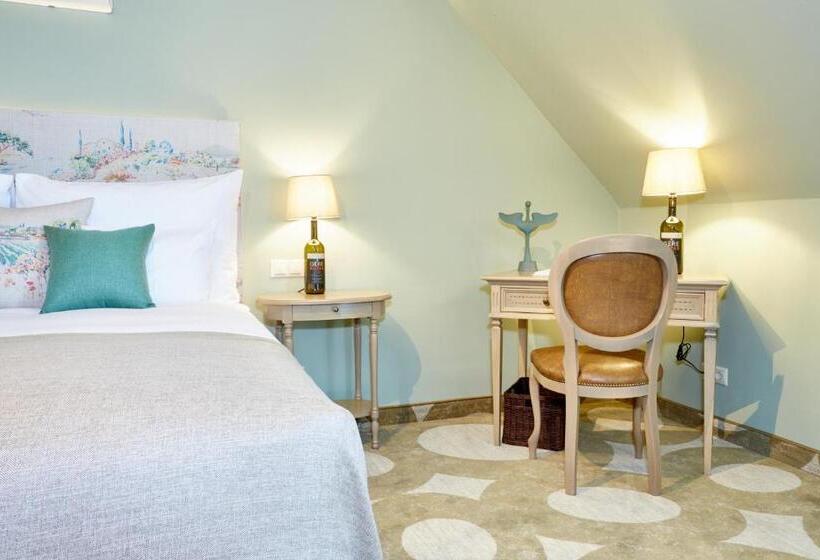 Полулюкс Вид на Сад, Crocus Gere Bor Hotel Resort & Wine Spa