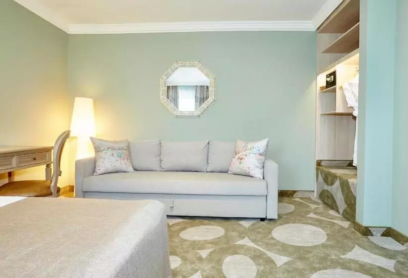 اتاق لوکس, Crocus Gere Bor Hotel Resort & Wine Spa