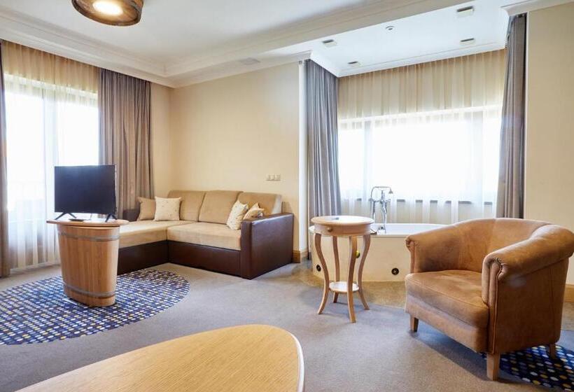 סוויטה אקזקיוטיב, Crocus Gere Bor Hotel Resort & Wine Spa