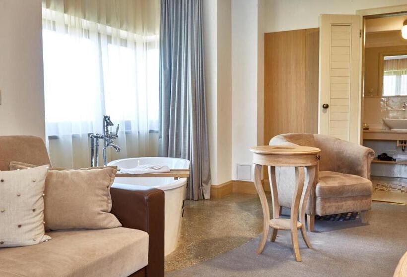 Президентский Люкс, Crocus Gere Bor Hotel Resort & Wine Spa