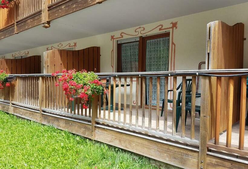 スタンダードスタジオ, Aparthotel Princess