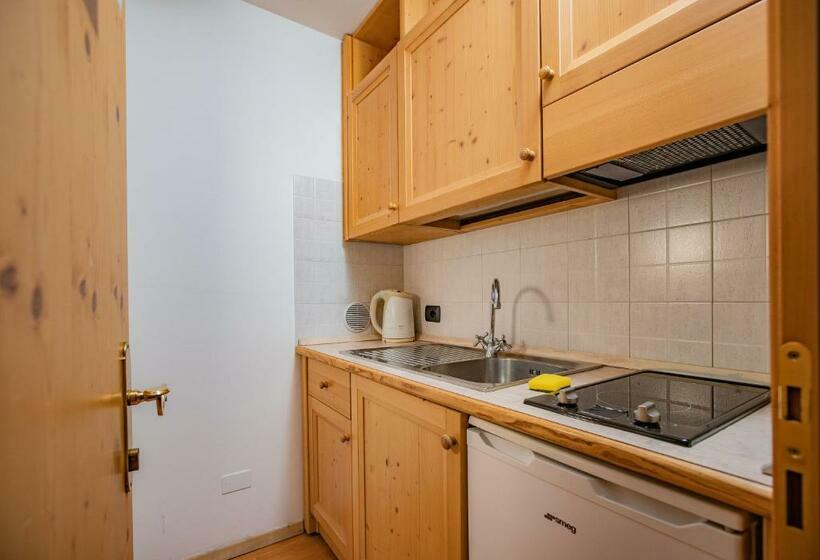 スタンダードスタジオ, Aparthotel Princess