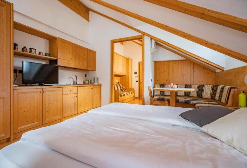 スタンダードスタジオ, Aparthotel Princess