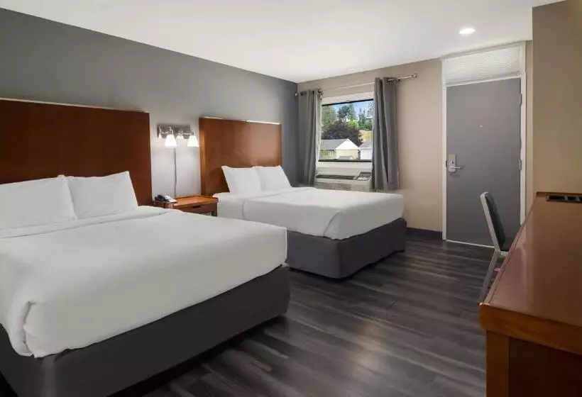 اتاق خانوادگی با چشمانداز کوه, Canadas Best Value Inn & Suites Kamloops