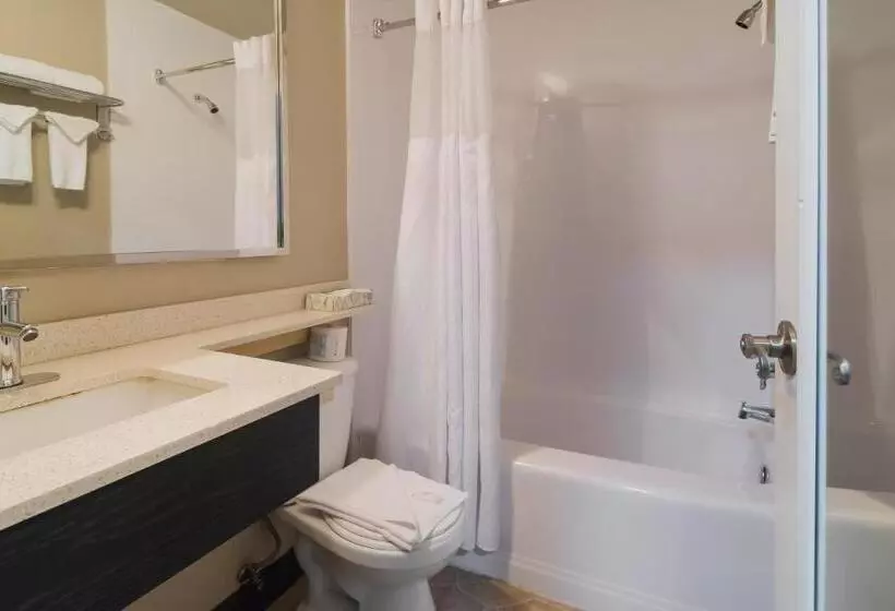 اتاق خانوادگی با چشمانداز کوه, Canadas Best Value Inn & Suites Kamloops