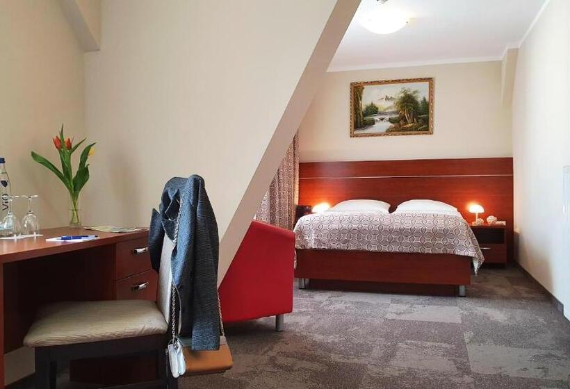 スタンダードルーム, Atlas Halle