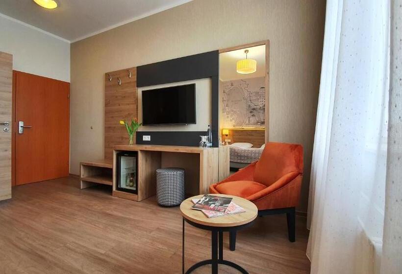 スタンダードルーム, Atlas Halle