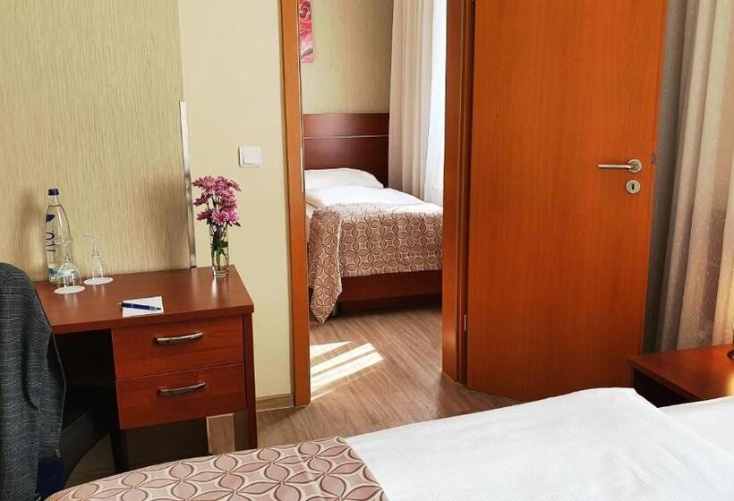 スタンダードトリプルルーム, Atlas Halle