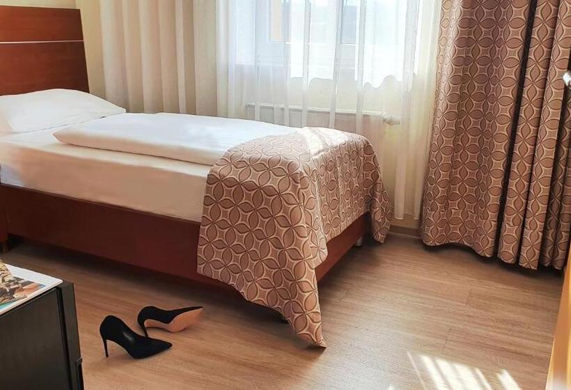 Номер Стандарт Трехместный, Atlas Halle