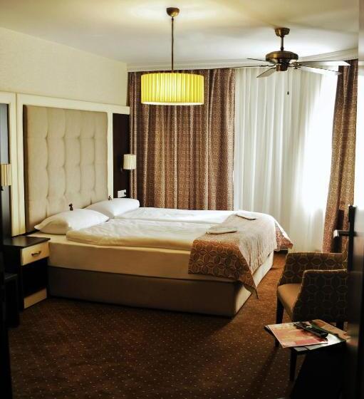 컴포트 룸, Atlas Halle