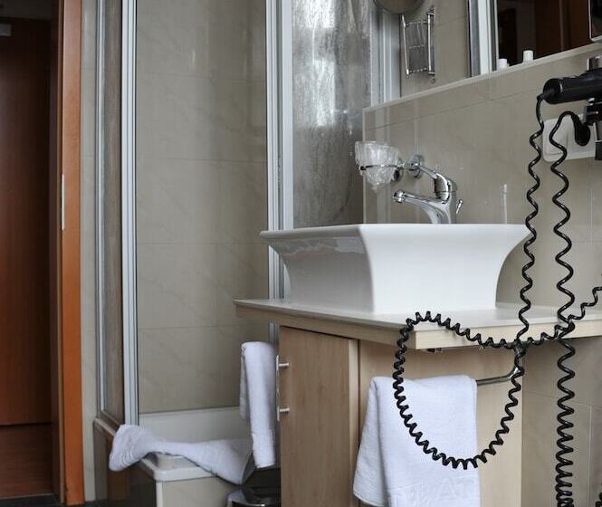 스탠다드 싱글 룸, Atlas Halle