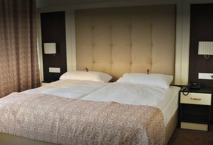 컴포트 싱글 룸, Atlas Halle