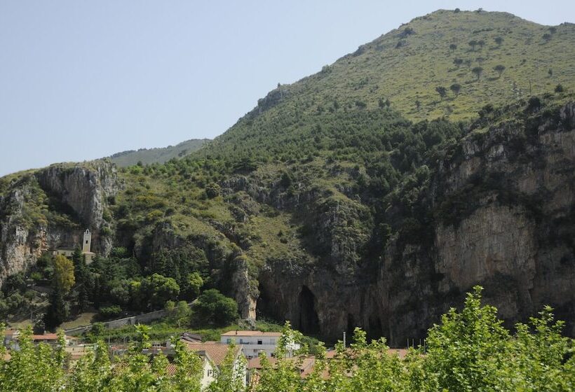 اتاق اکونومی, Branca Ritamadre