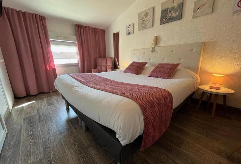 Номер Superior, Cit Hotel Le Cheval Blanc Cognac Centre