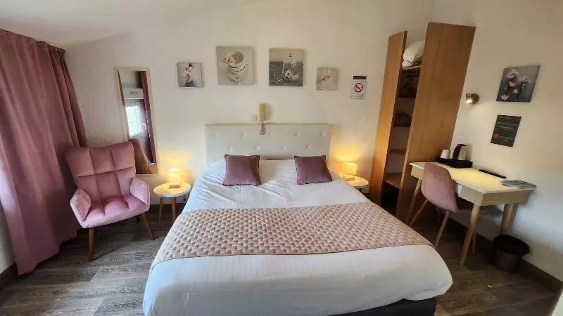 スーペリアールーム, Cit Hotel Le Cheval Blanc Cognac Centre