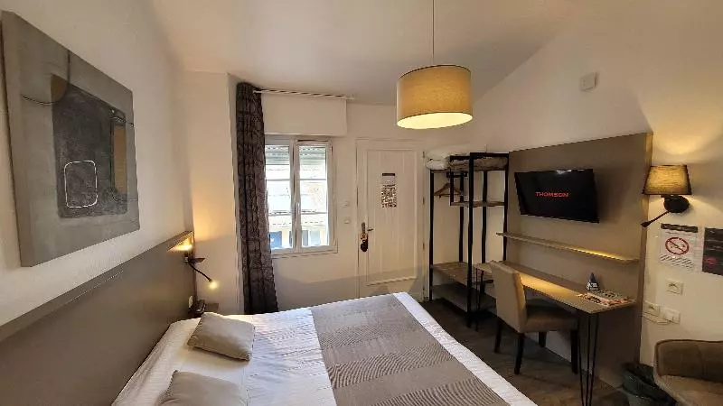 スーペリアールーム, Cit Hotel Le Cheval Blanc Cognac Centre